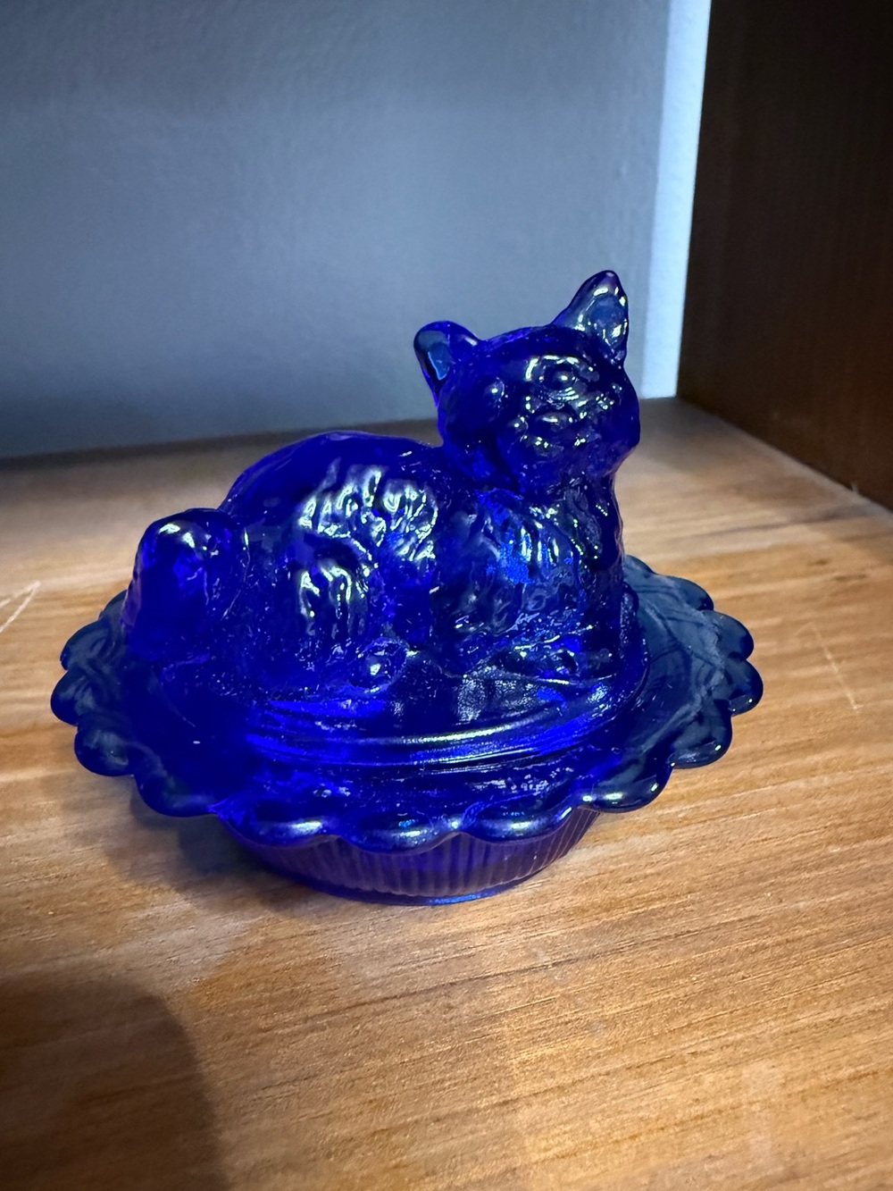 Mini Mosser Cobalt blue Cat on nest - not vintage